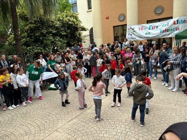 Sueca acull la celebració de la XVI Fira del Llibre en Valencià