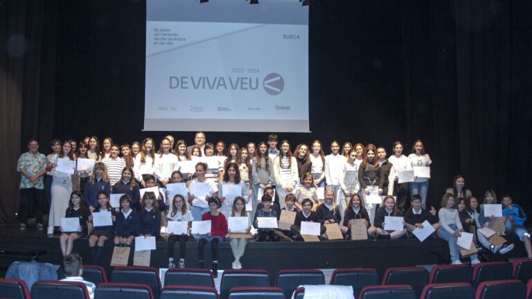 Sueca celebra la semifinal local del certamen de lectura en veu alta ‘De Viva Veu’