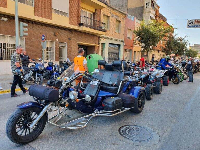 La Mostra Esportiva comença amb pilota, motos, futbol i tir i arrossegament