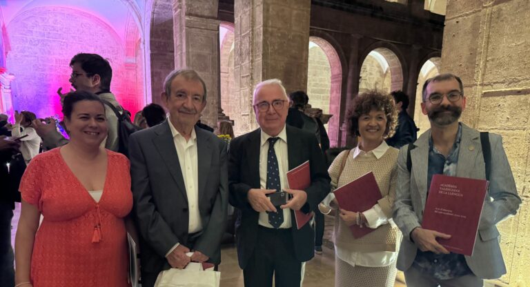 Sueca, present en el lliurament de la Medalla de l’AVL