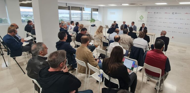 Ivace+i rep en un mes prop de 500 sol·licituds d’empreses i comerços al Pla Ara Empreses del Consell
